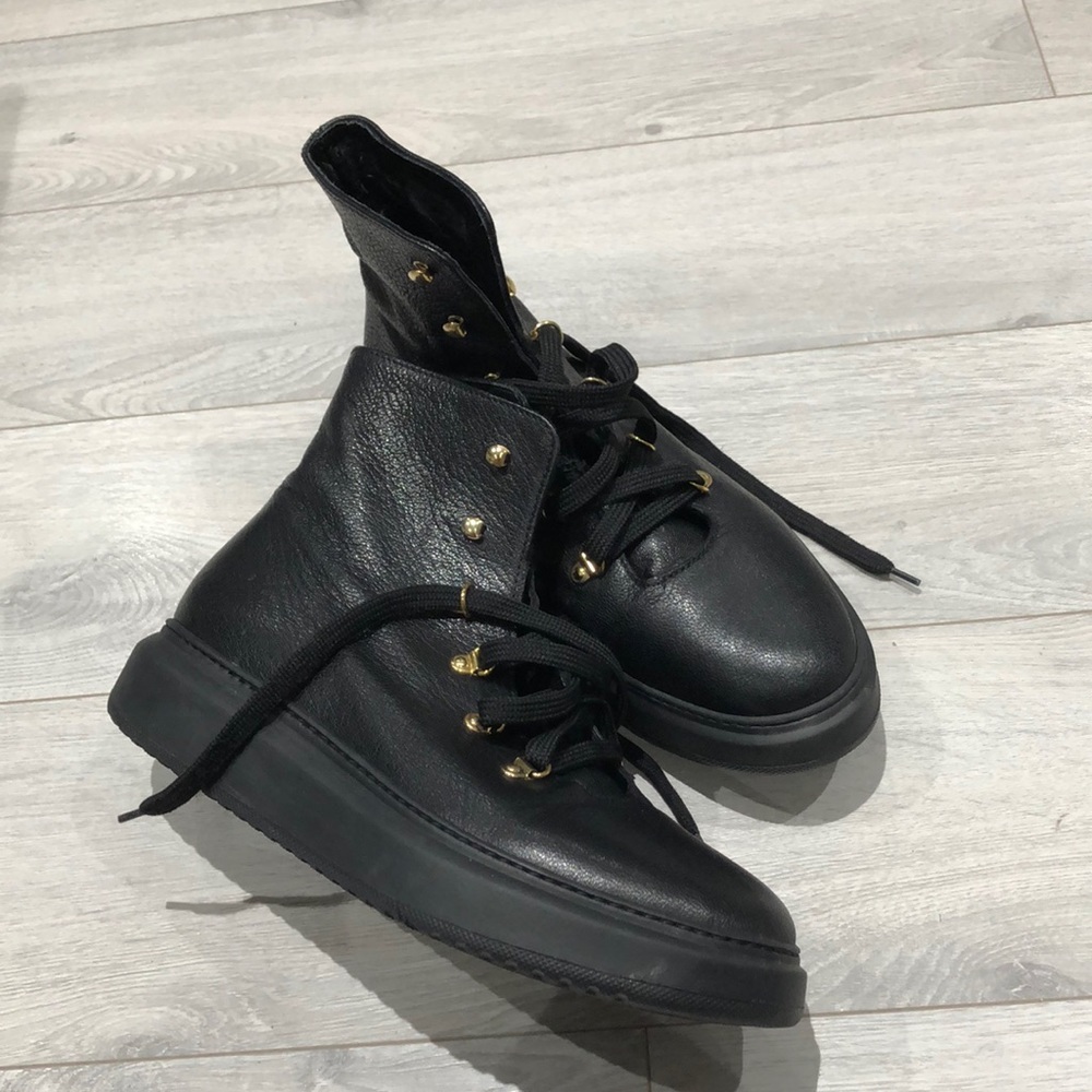 Worn once Italian leather moto boots